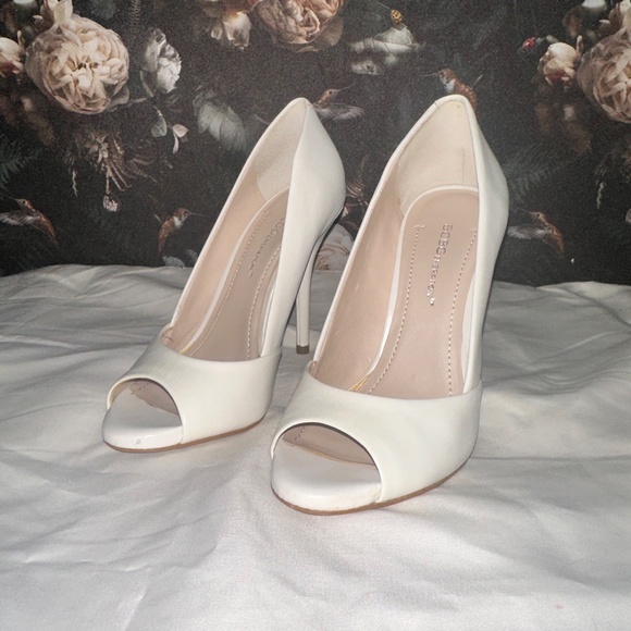 BCBGeneration White Peep Toe Pump - Picture 2 of 4